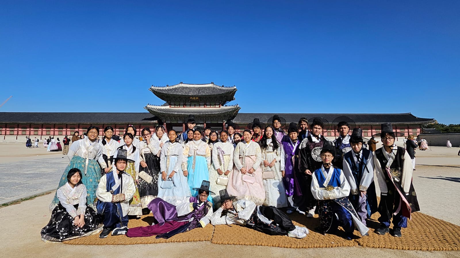 Hanbok wearing at Gyeongbokgung Palace